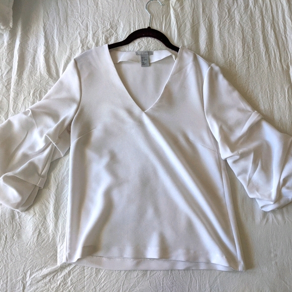 Gorgeous white blouse w/ balloon sleeves - Picture 1 of 5